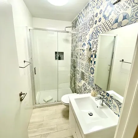 House Of Comfort Duplex A In The Center Of